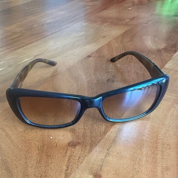 Diesel cat eye sun glasses no scratches mint condition . - Picture 2 of 4